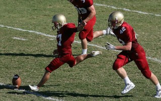 ayx：坎宁安公开力挺，斯图尔特应获年度最佳防守球员殊荣