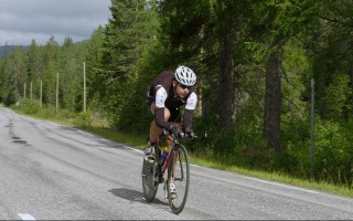 爱游戏：小兽三度亮剑百里玄策助阵 BA黑凤梨鏖战五局逆转Hero久竞