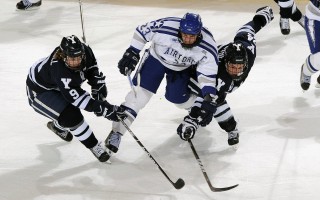 ayx：王楚回归蓉城开启生涯新章，成都制造的旗帜为家乡而战